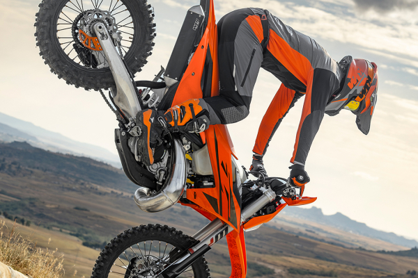 Kúpte si KTM EXC z roku 2025 do 16. mája a budete zaradení do žrebovania o nezabudnuteľný vstup na Red Bull Erzbergrodeo 2025