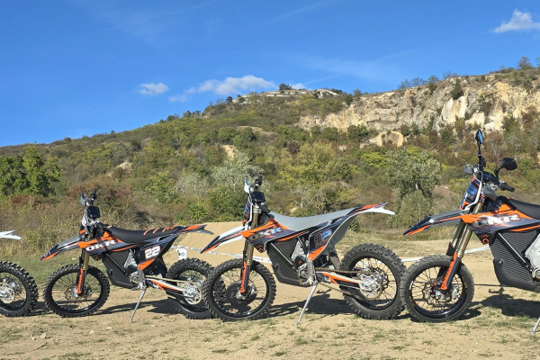 Lamoš Rides a Stark Varg EX v Tokod OFF Road Parku