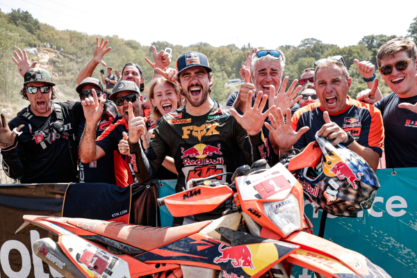 Legenda sa nezastavuje: Lettenbichler víťazí – KTM 300 EXC dominuje!