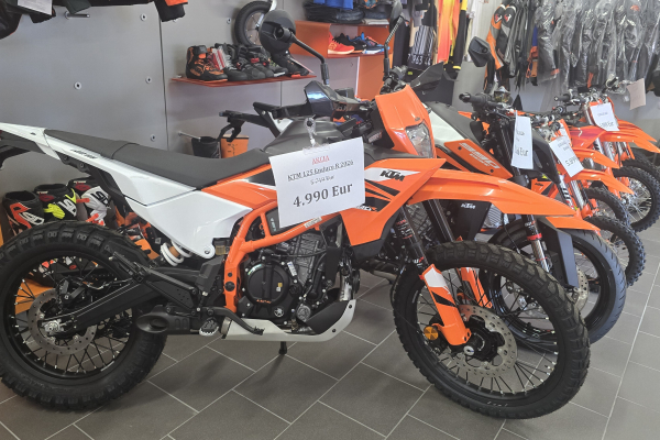 Legendárna KTM 125-ka s výkonom a štýlom veľkých mašín!