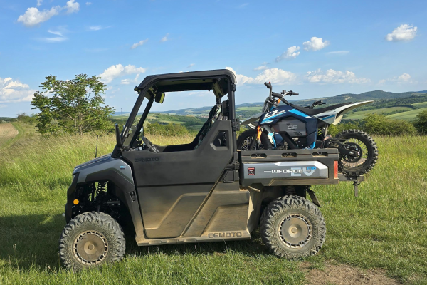 Lokálne bezemisný Taťuldo jazdí čisto – elektrickým UTV CFMOTO GLADIATOR U6 EV od OKR Moto