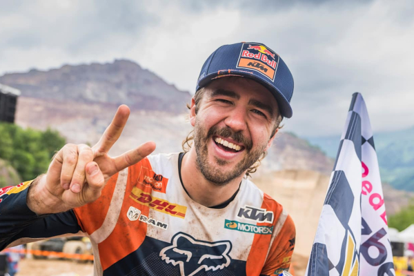 Mani pripravuje Carsona Browna Red Bull Erzberg !