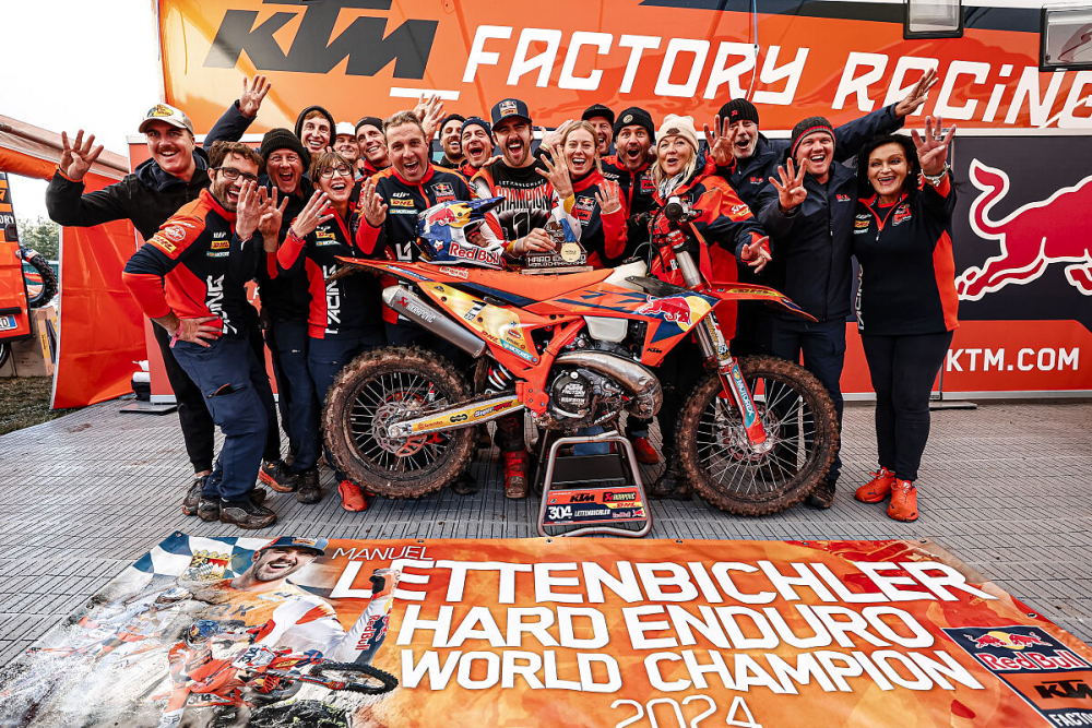 Manuel Lettenbichler na KTM sa stal šampiónom svetovej série FIM Hard Enduro 2024!