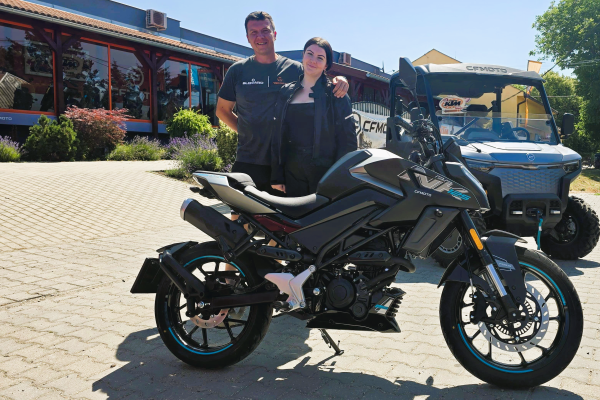 Motocykel CFMOTO 125NK je určený pre začiatočníkov a milovníkov jazdy v meste aj na víkendové dobrodružstvá.