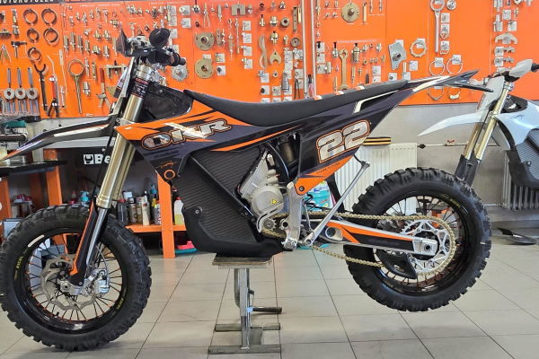Nové elektrické motocykle Stark VARG  prichádzajú do OKR Moto