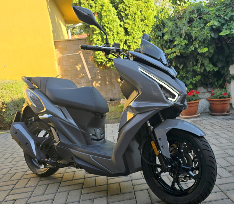 NOVINKA 2025: SYM JET14 EVO 125 CBS AC R3 + kufor ZDARMA