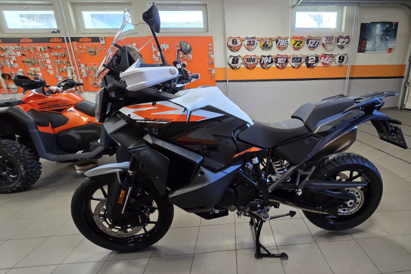 NOVÝ KRÁĽ KTM 1390 Super Adventure S EVO 2026