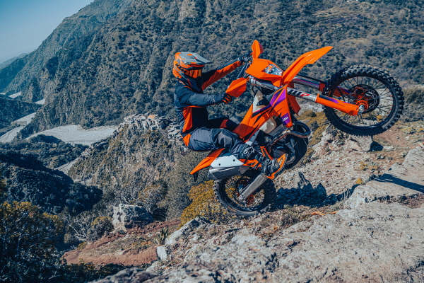 OKR Moto predstavuje nové, revolučne prekopané motocykle KTM EXC 2024