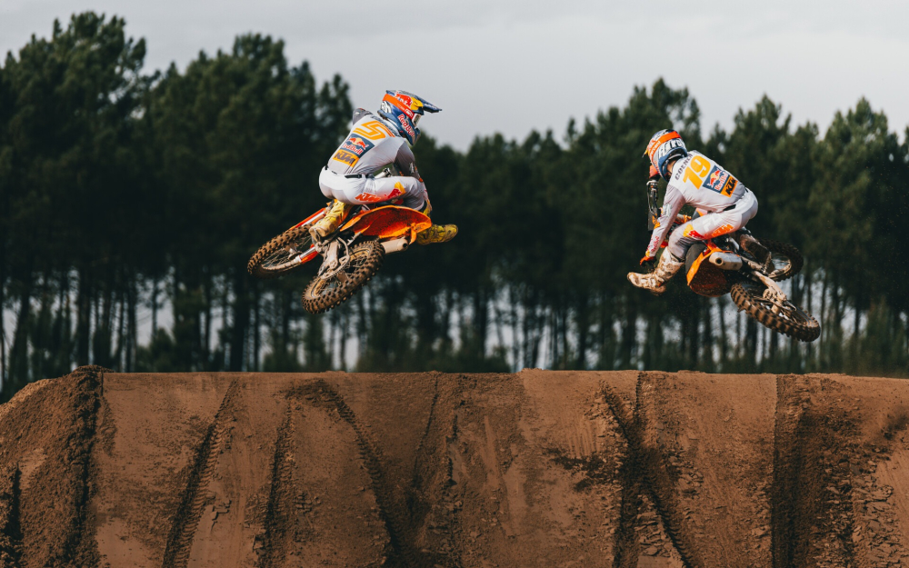 ORANŽOVÁ REVOLÚCIA KTM 2027 PRÁVE DORAZILA DO OKR MOTO!