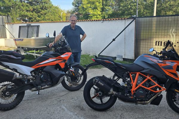 PAPA SKÚŠOBNÝ JAZDEC si po 35 rokoch splnil sen o novej KTM !
