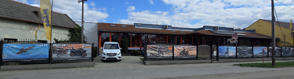 Plot pred predajňou OKR Moto dostal novú dušu