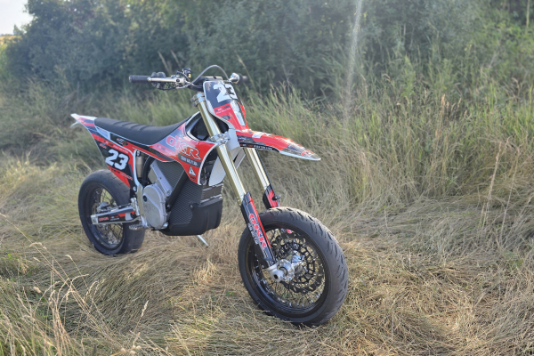Polofabrický Stark VARG Supermoto OKR Moto