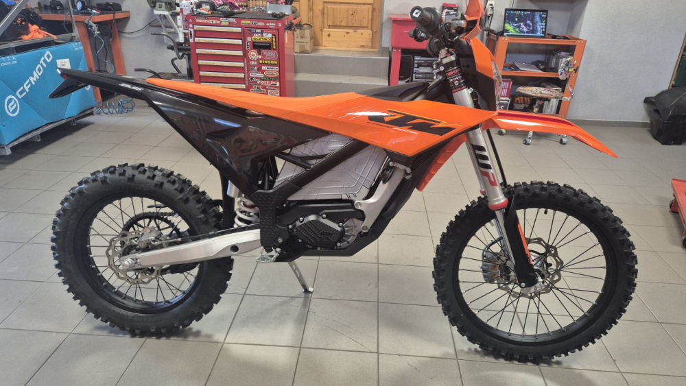 Porovnanie ekologických elektrických motocyklov z OKR Moto