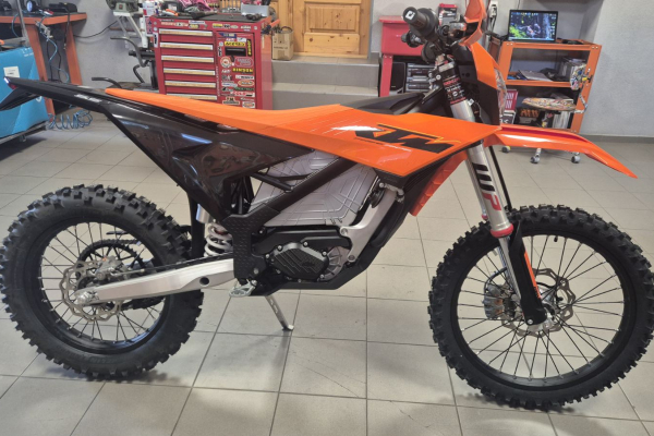Porovnanie ekologických elektrických motocyklov z OKR Moto