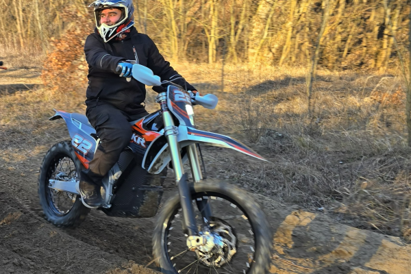 "Koľko vás v skutočnosti stojí vaša 'lacná' benzínová motorka?"