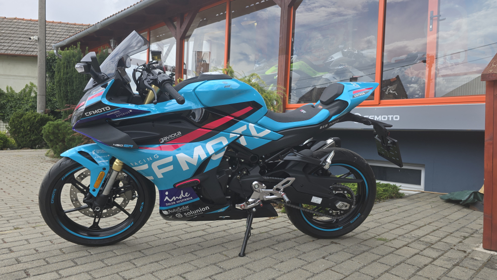 Prvá jazda na novej CFMOTO 450SR Champion Edition.