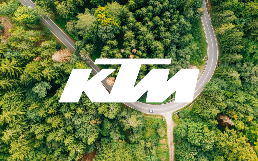Rodina KTM (Super) Adventure 1290 S, 1290 R, 890 R, 890 R Rally a 390 ideál na #TheWorldAdventureWeek