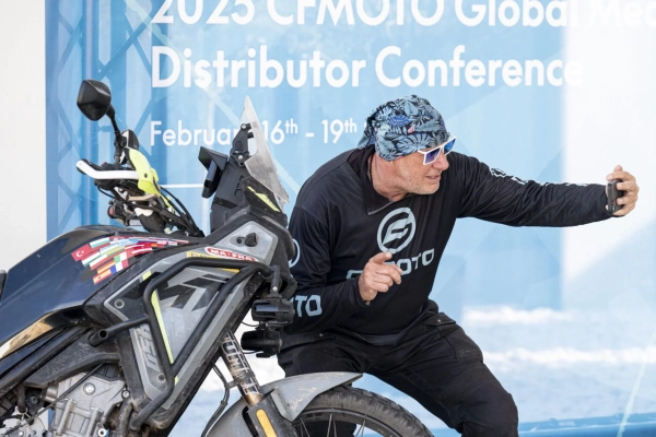 Rozhovor s Jaroslavom Šímom o CFMOTO 450MT.