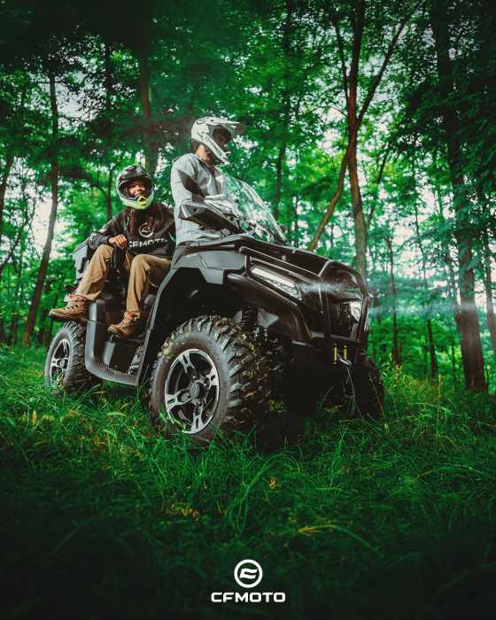 Stačí správna spoločnosť, trocha blata a Overland.