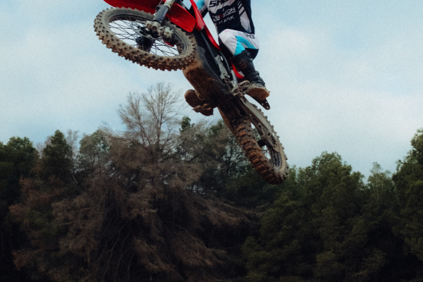 Stark Future epická príprava na Red Bull Romaniacs 2025