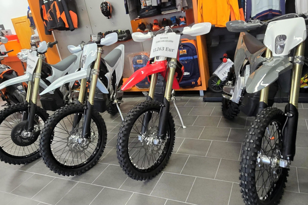 STARK VARG EX elektrický motocykel  zo Španielska