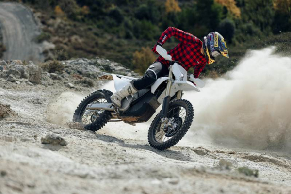 Stark VARG EX je revolúcia v enduro segmente a má šokujúci výkon , prečo ?