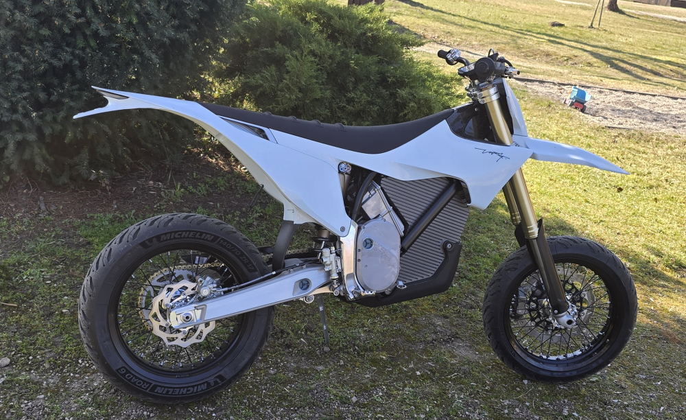 STARK VARG SUPERMOTO 80 HP BUDÚCNOSŤ SUPERMOTA JE TU