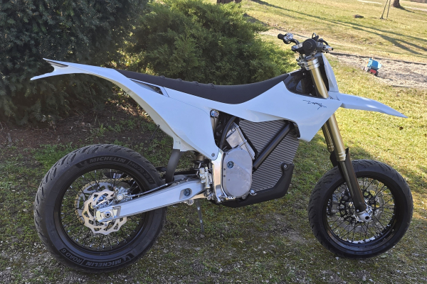 STARK VARG SUPERMOTO 80 HP BUDÚCNOSŤ SUPERMOTA JE TU
