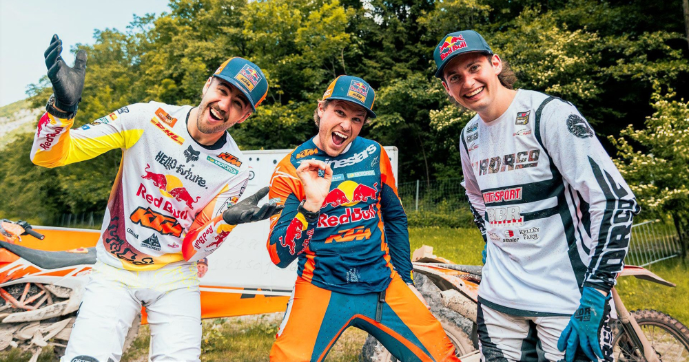 SÚBOJ NA TRATI z motocyklami KTM