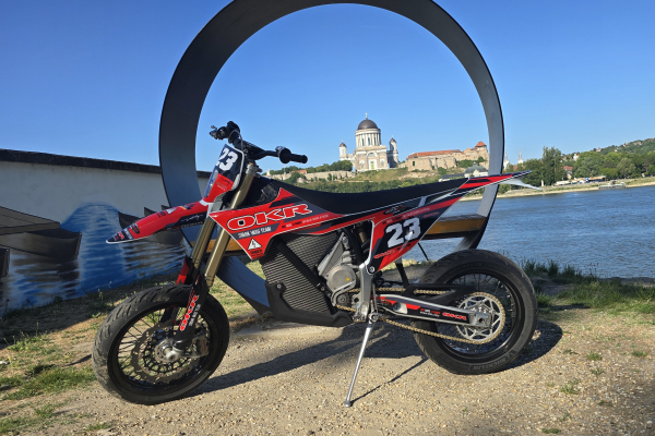 SUPERMOTO STARK VARG SM 80 HP MIESTO BABETY?