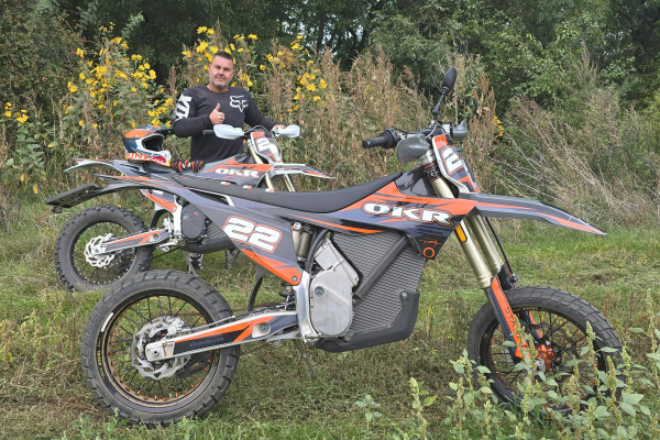 Testovali sme motocykle STARK VARG EX s Petrom