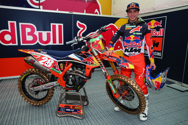 Tom Vialle na motocykli KTM 250 SX-F vyhral Parížsky Supercross