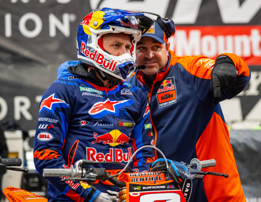 TOMAC JE STÁLE KRÁĽOM a KTM VEDIE ŠAMPIONÁT !