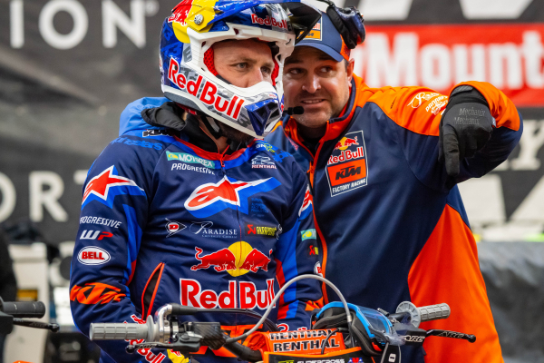 TOMAC JE STÁLE KRÁĽOM a KTM VEDIE ŠAMPIONÁT !