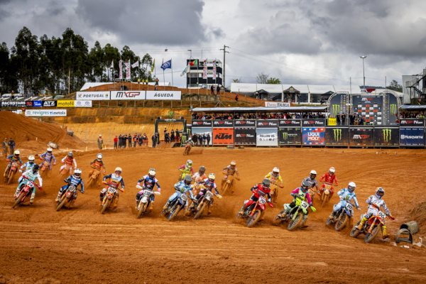 Totálna dominancia Red Bull KTM Factory Racing na divokej MXGP Portugalska!