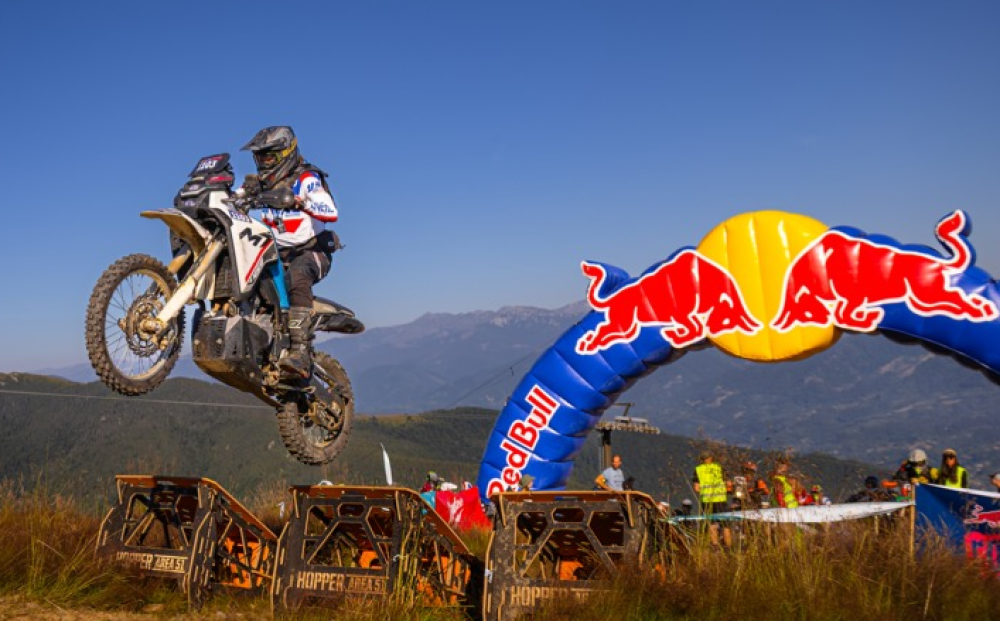 Trojitý triumf CFMOTO v Karpatoch