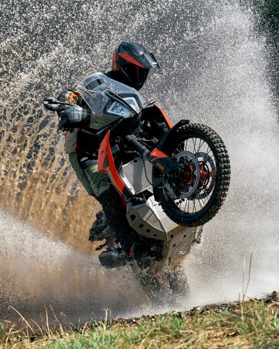 V čom sú motocykle KTM 890 Adventure lepšie , ako konkurencia časť druhá ?
