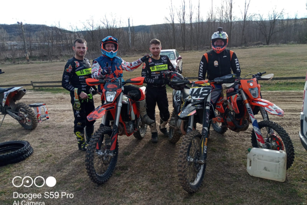 VIP OKR Moto škola  s  Németh Kornélom  , Grilmayer Gáborom a Štefanom Svitkom 25-26.2023 na MX trati v PILISCSÉV