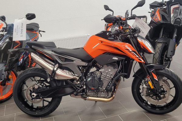 Využite akciu OKR Moto: 30 rokov s KTM Duke, objavte úplne nový KTM 790 DUKE 2024 Orange!