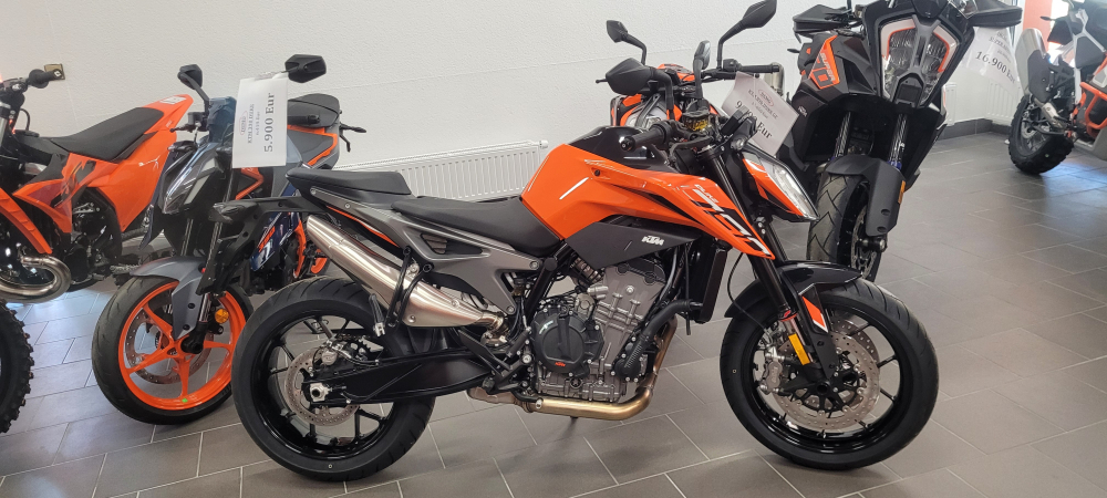 Využite akciu OKR Moto: 30 rokov s KTM Duke, objavte úplne nový KTM 790 DUKE 2024 Orange!