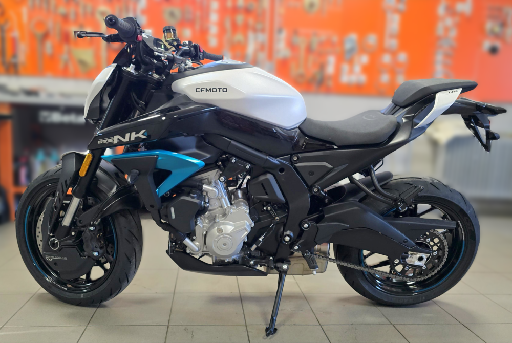Zaži adrenalín, keď CFMOTO 675NK ožíva.