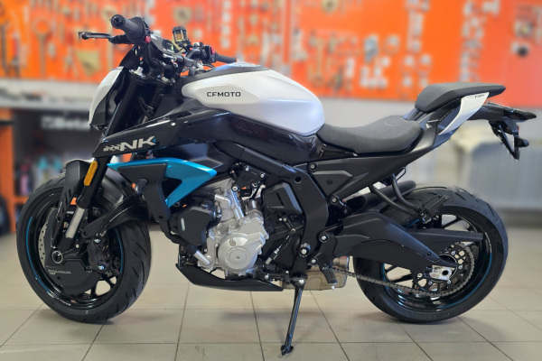 Zaži adrenalín, keď CFMOTO 675NK ožíva.