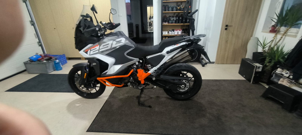 product-additional-image